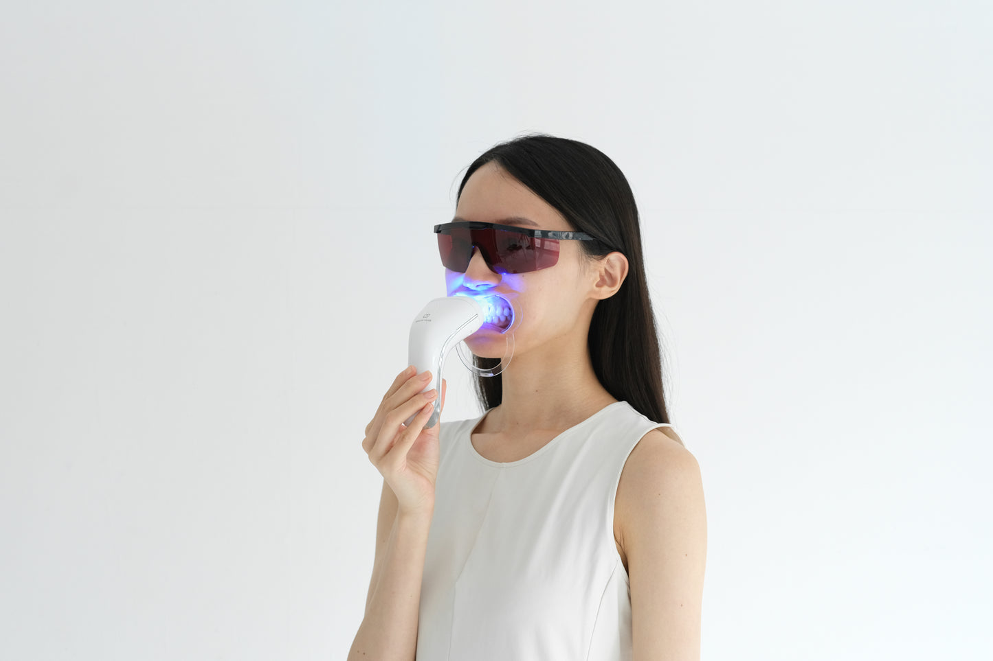 ホームホワイトニングLED照射機（累計55,000台突破）